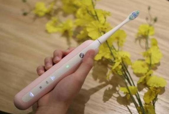 usmile牙刷炒出来的么？usmile电动牙刷好用吗？