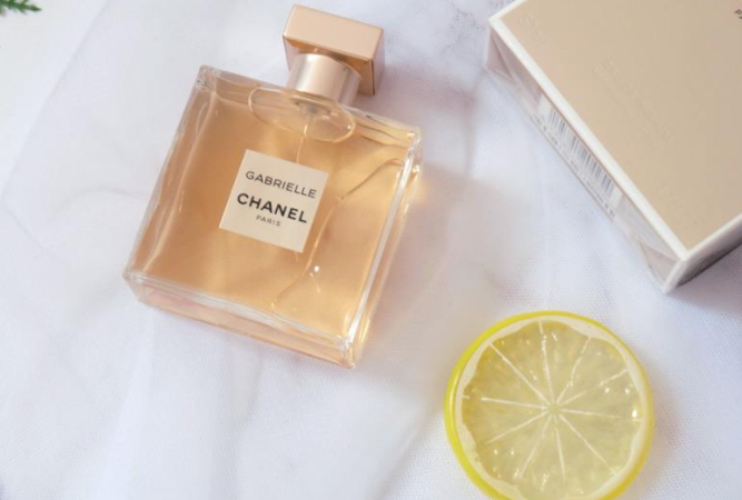 嘉柏丽尔香水留香久吗?是什么香调? 嘉柏丽尔香水留香久吗?是什么香调?