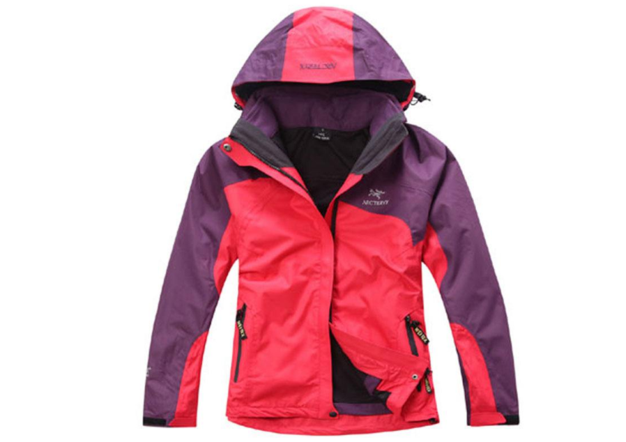 始祖鸟冲锋衣价格？保暖效果好吗？