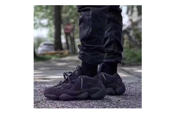 yeezy500哪个颜色好看？yeezy500舒服吗？