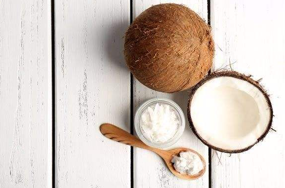 椰子油洗头发油死了?椰子油的功效与作用? 椰子油洗头发油死了?椰子油的功效与作用?