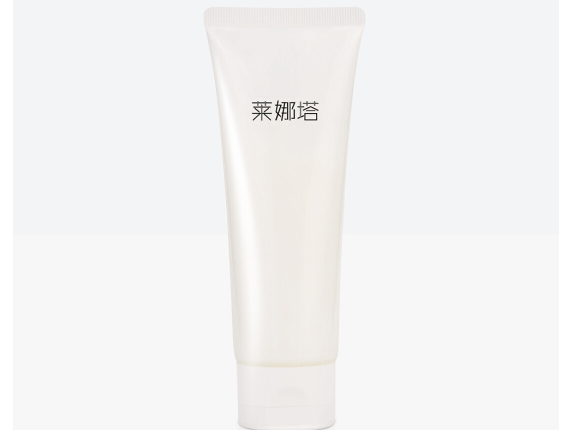 莱娜塔洗面奶好用吗？会假滑吗？