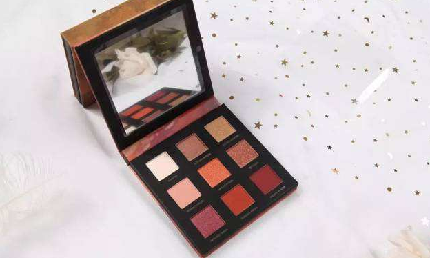 完美日记9色眼影 选择?完美日记9色眼影好用吗? 完美日记9色眼影 选择?完美日记9色眼影好用吗?