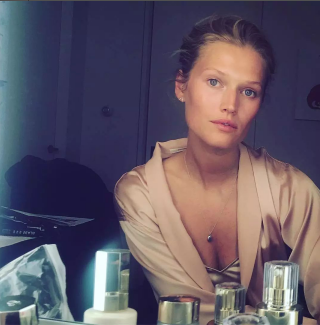 肌肤问题首选吉米明星养白蛋蛋霜 肌肤问题首选吉米明星养白蛋蛋霜