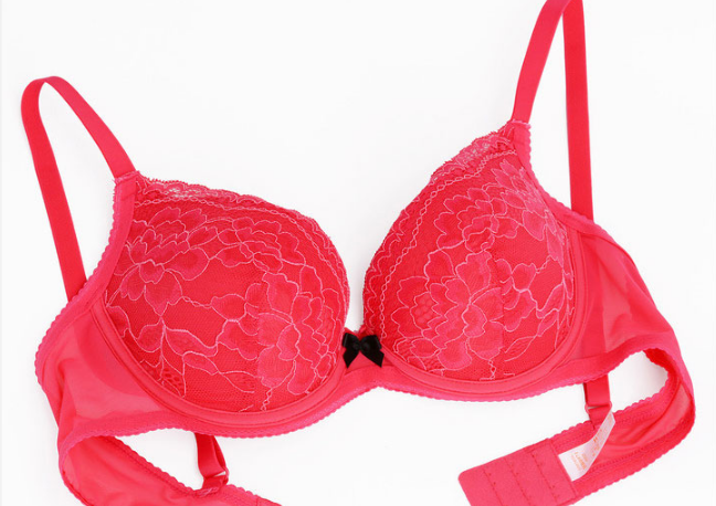 安莉芳胸罩偏大吗?安莉芳红色胸罩好看吗? 安莉芳胸罩偏大吗?安莉芳红色胸罩好看吗?