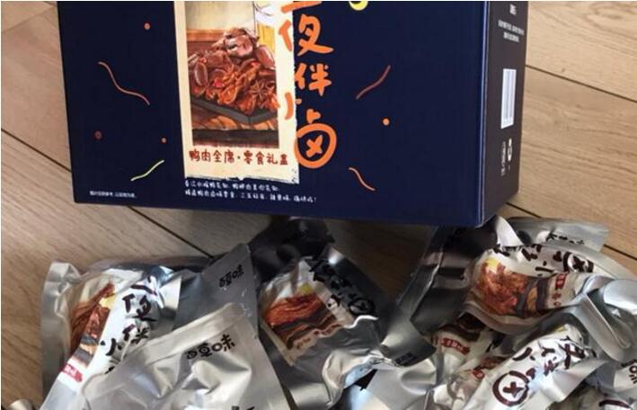 百草味鸭肉大礼包开箱 分享试吃体验