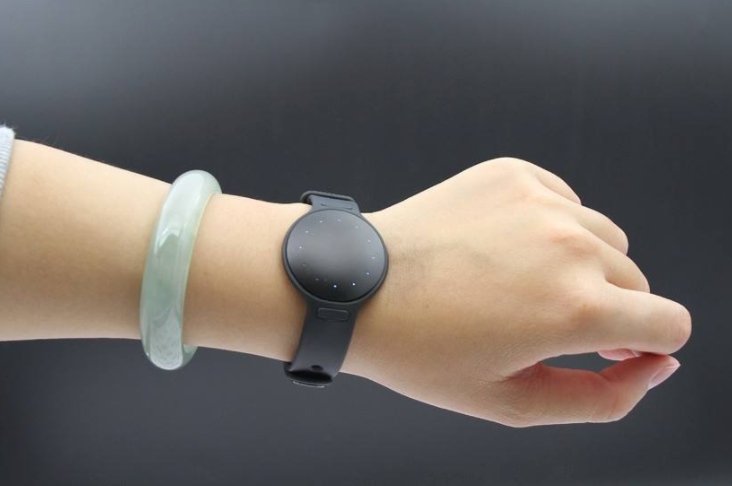 misfit shine手环使用？电池可以用多长时间？