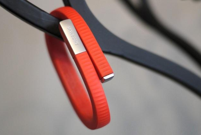 Jawbone up24智能手环如何？有什么功能？
