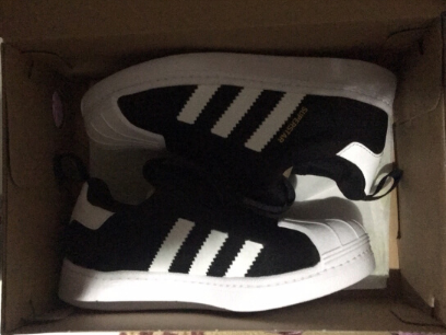 新入手的阿迪达斯童鞋 墙裂推荐给各位宝妈 新入手的阿迪达斯童鞋 墙裂推荐给各位宝妈