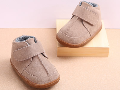 宝妈如何选购童鞋 宝宝的学步鞋和凉鞋怎么选 宝妈如何选购童鞋 宝宝的学步鞋和凉鞋怎么选