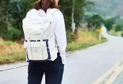 春季出游 你需要一款高颜值的实用双肩包 春季出游 你需要一款高颜值的实用双肩包