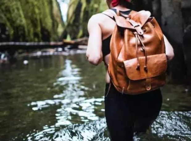 春季出游 你需要一款高颜值的实用双肩包 春季出游 你需要一款高颜值的实用双肩包