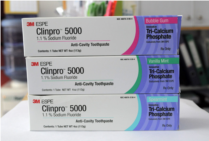 含氟牙膏可以防止龋齿吗,使用含氟牙膏有什么危害。 含氟牙膏可以防止龋齿吗,使用含氟牙膏有什么危害。