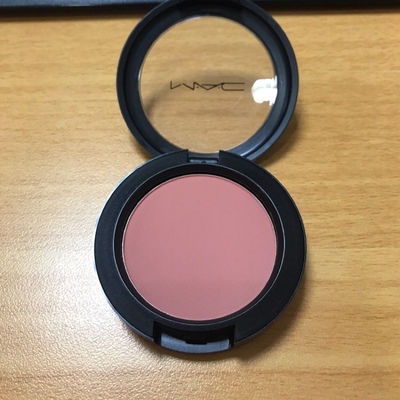 Mac的melba腮红使用分享 凸显少女感 Mac的melba腮红使用分享 凸显少女感