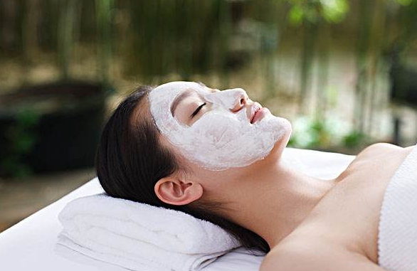 经常化妆的女生 千万不能忽视对肌肤的护理 经常化妆的女生 千万不能忽视对肌肤的护理