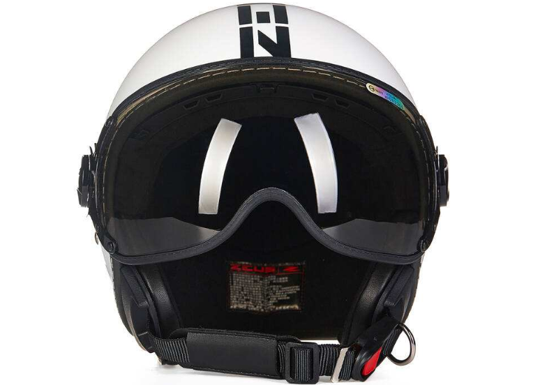 出门安全不能丢 骑行头盔要牢戴 出门安全不能丢 骑行头盔要牢戴