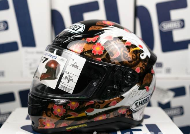 出门安全不能丢 骑行头盔要牢戴 出门安全不能丢 骑行头盔要牢戴