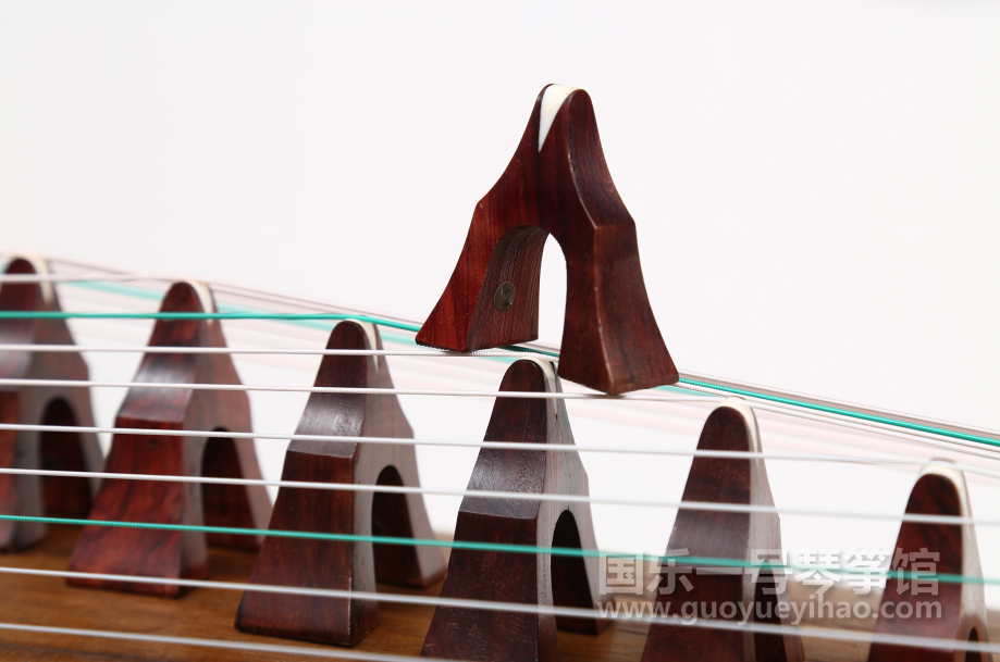 古筝挑选方法,初学者怎样全面挑选古筝 古筝挑选方法,初学者怎样全面挑选古筝