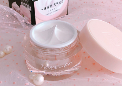 玛丽黛佳橙花素颜霜怎么样？持久度可以吗？