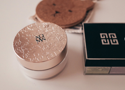 黛珂散粉和纪梵希散粉哪个好用？推荐黛珂？