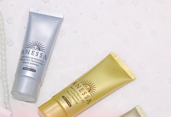 安耐晒金瓶和银瓶区别?上脸油腻吗? 安耐晒金瓶和银瓶区别?上脸油腻吗?