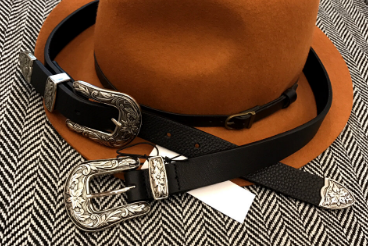 b-low the belt有腰带吗?哪个款式是明星同款? b-low the belt有腰带吗?哪个款式是明星同款?