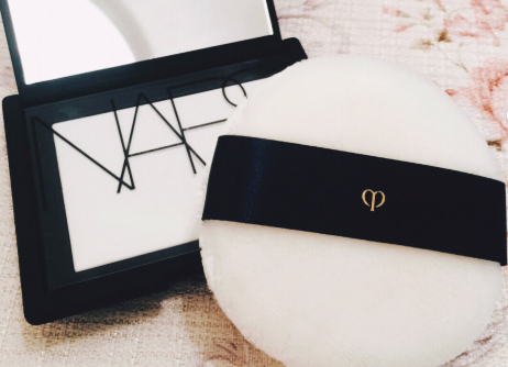 Nars裸光蜜粉饼定妆效果好吗？贵不贵？