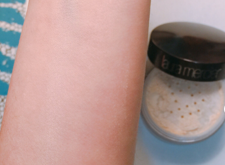 罗拉蜜粉控油怎么样？可以修饰毛孔？
