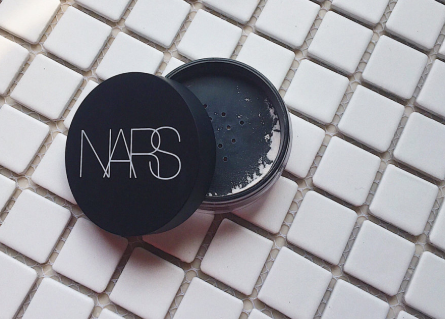 nars蜜粉与蜜粉饼区别?哪款好用? nars蜜粉与蜜粉饼区别?哪款好用?