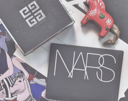nars蜜粉和纪梵希散粉对比？哪个更好用？