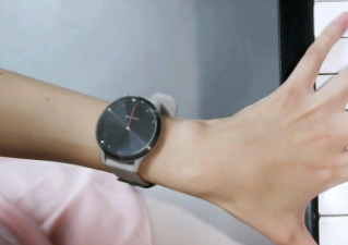 佳明vivomove hr说明？佳明运动手表好搭配吗？