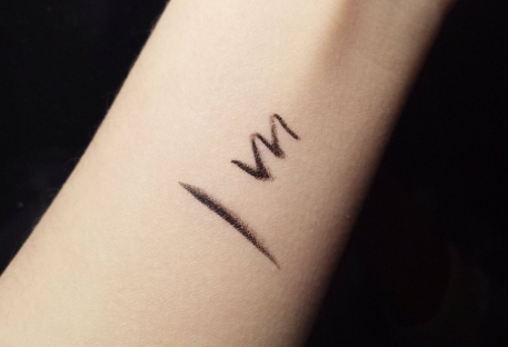 完美日记眼线液笔好用吗?新手如何画内外眼线? 完美日记眼线液笔好用吗?新手如何画内外眼线?