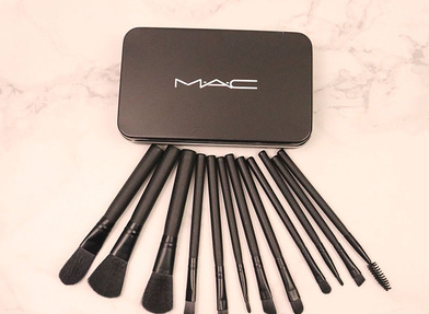 mac化妆刷好用吗？刷毛是什么材质？