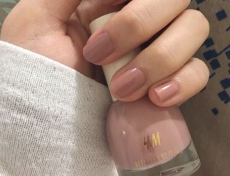 hm指甲油sepia试色?光泽度好吗? hm指甲油sepia试色?光泽度好吗?