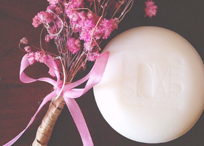 lovesoap美白皂好用吗?成分是什么? lovesoap美白皂好用吗?成分是什么?