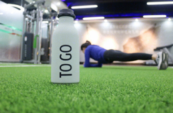 design letters骑行水壶如何?哪个颜色好看? design letters骑行水壶如何?哪个颜色好看?