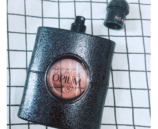 ysl黑鸦片好闻吗？适合约会用吗？