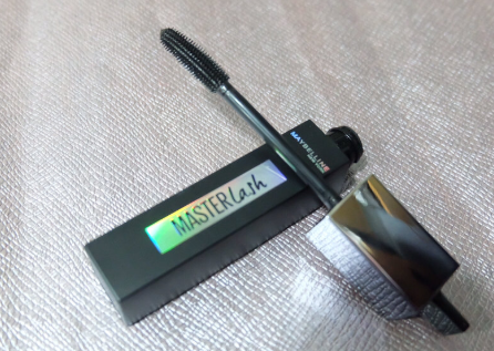 美宝莲广角旋转刷头睫毛膏晕吗?自然吗? 美宝莲广角旋转刷头睫毛膏晕吗?自然吗?