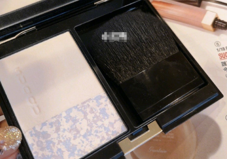 suqqu粉饼色号？妆感清透吗？