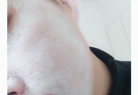 科颜氏白泥面膜敷多久？会有刺痛感吗？