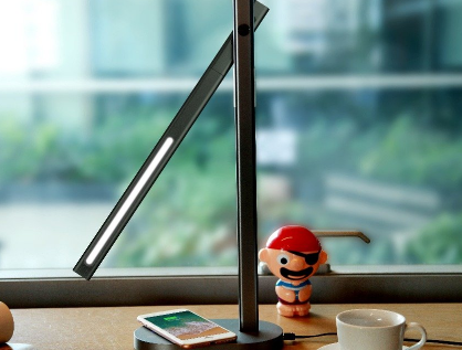 摩米士的台灯怎么样？还能给手机充电？