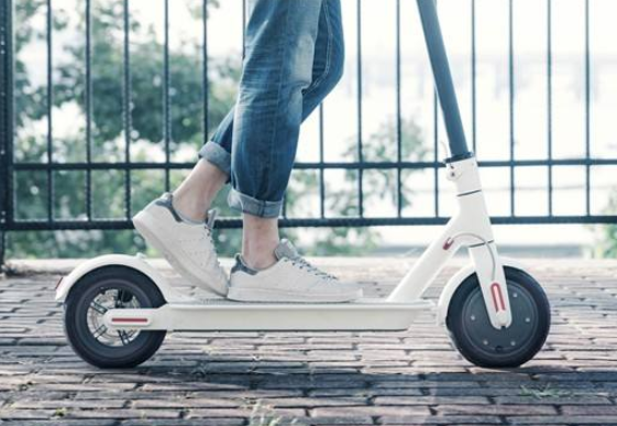 米家电动滑板车速度如何？用来代步可以吗？