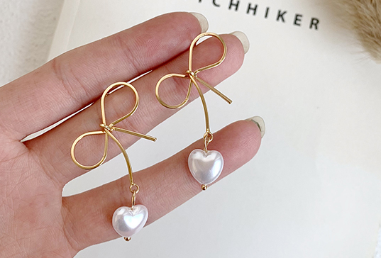 适合学生的耳环品牌?谁能推荐几个? 适合学生的耳环品牌?谁能推荐几个?