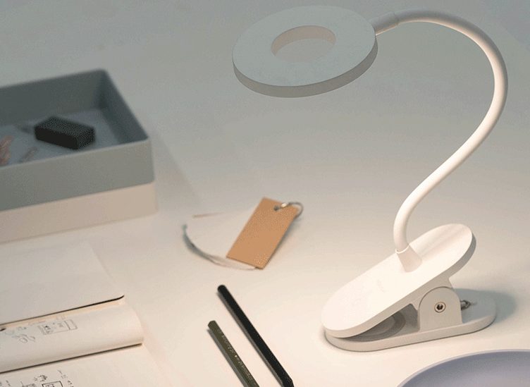 yeelight灯怎么样？yeelight夹子灯适合学生宿舍使用吗？