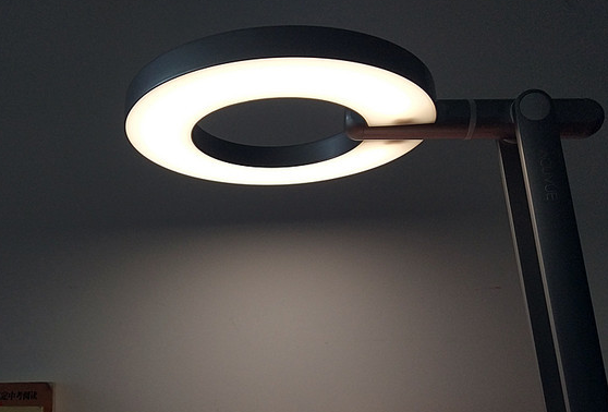 护眼灯什么牌子好？谁能推荐一下？