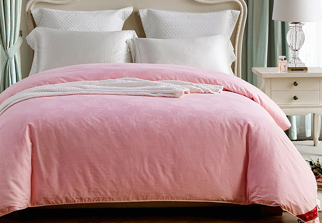 罗莱与钱皇蚕丝被哪个好?谁能简单对比一下? 罗莱与钱皇蚕丝被哪个好?谁能简单对比一下?