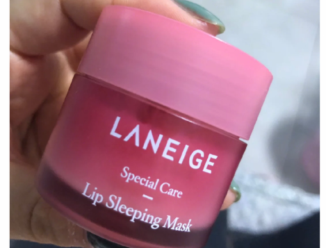 兰芝唇膜怎么使用？涂在嘴上油吗？