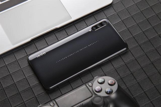 真忍不住,618提前下手!拿下iQOO武士黑,到货上手两字——真香 真忍不住,618提前下手!拿下iQOO武士黑,到货上手两字——真香