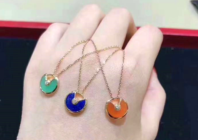 卡地亚项链哪款好看?谁能推荐一个新款? 卡地亚项链哪款好看?谁能推荐一个新款?