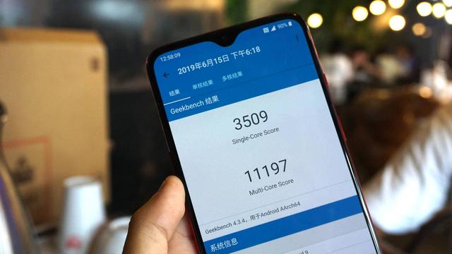一加7真实上手体验:这个价位的真机皇 一加7真实上手体验:这个价位的真机皇